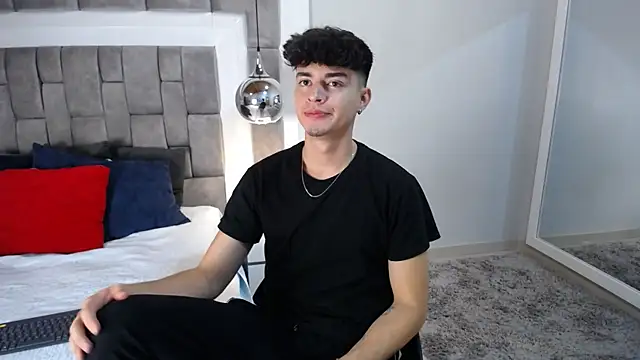 Snapshot of DrakeCollinss chatting on 18, 2, 2025 DrakeCollinss online show from 18, 2, 2025
