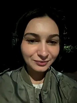 Snapshot of lunalovelee chatting on 29, 9, 2025 lunalovelee online show from 29, 9, 2025