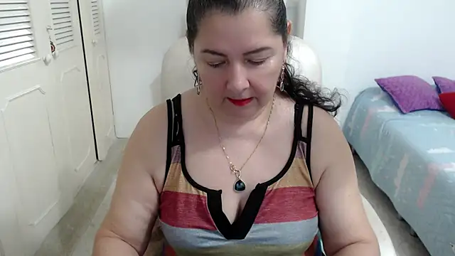 Snapshot of leonela_69 chatting on 6, 4, 2026 leonela 69 online show from 6, 4, 2026