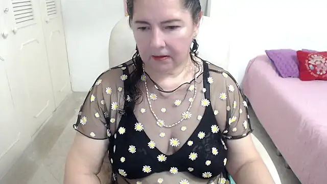 Snapshot of leonela_69 chatting on 2, 5, 2026 leonela 69 online show from 2, 5, 2026