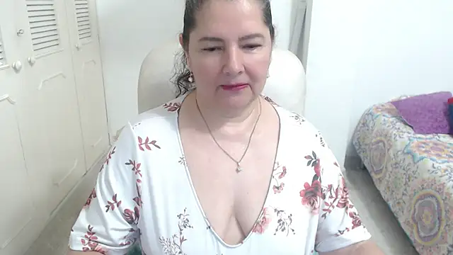Snapshot of leonela_69 chatting on 8, 5, 2026 leonela 69 online show from 8, 5, 2026