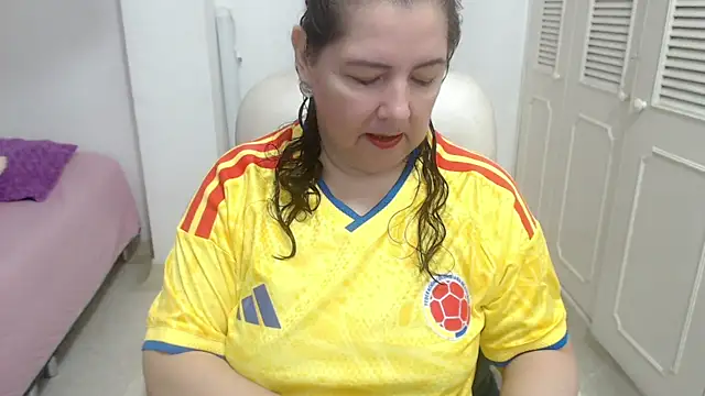 leonela 69 online show from 3, 7, 2026