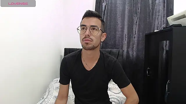 Snapshot of Demian_val chatting on 7, 3, 2025 Demian val online show from 7, 3, 2025