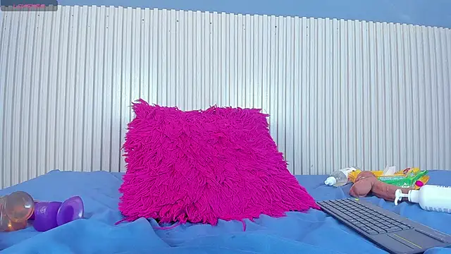 Aida-nicolle online show from 5, 3, 2025