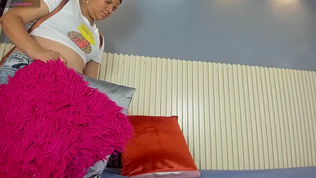 Aida-nicolle online show from 11, 3, 2025