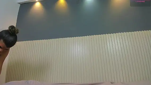 Aida-nicolle online show from 2, 10, 2025