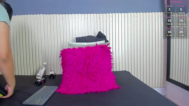 Aida-nicolle online show from 28, 10, 2025