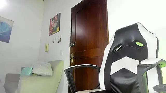 Daniloz  online show from 16, 2, 2025