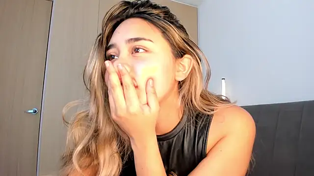 Snapshot of Hornyholly__ chatting on 10, 1, 2026 Hornyholly online show from 10, 1, 2026