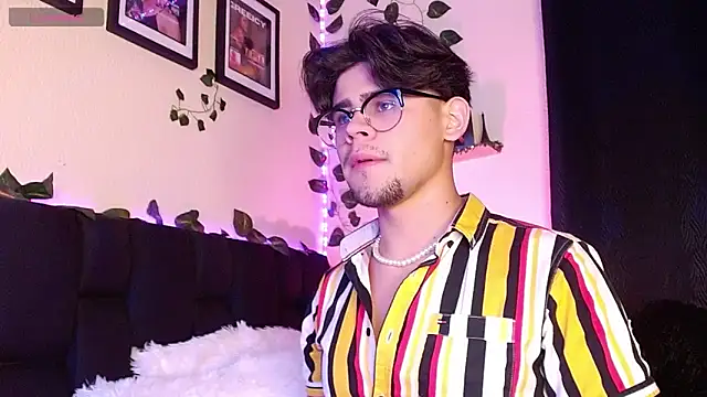 isaac-saenz online show from 22, 3, 2025