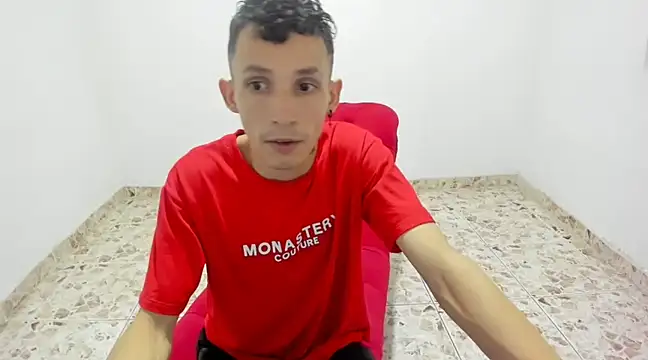 Snapshot of Isak_Millan chatting on 4, 3, 2025 Isak Millan online show from 4, 3, 2025