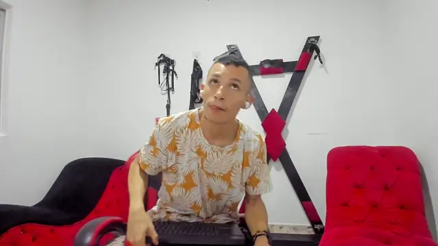 Isak Millan online show from 2, 12, 2025