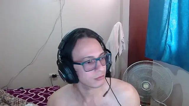 Snapshot of cholitohermoso chatting on 12, 3, 2025 cholitohermoso online show from 12, 3, 2025