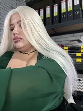 Snapshot of Eliaden chatting on 10, 10, 2025 Eliaden online show from 10, 10, 2025