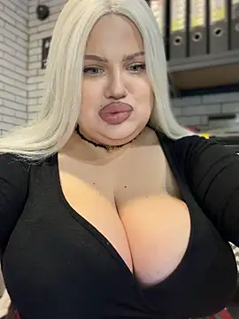 Snapshot of Eliaden chatting on 31, 10, 2025 Eliaden online show from 31, 10, 2025