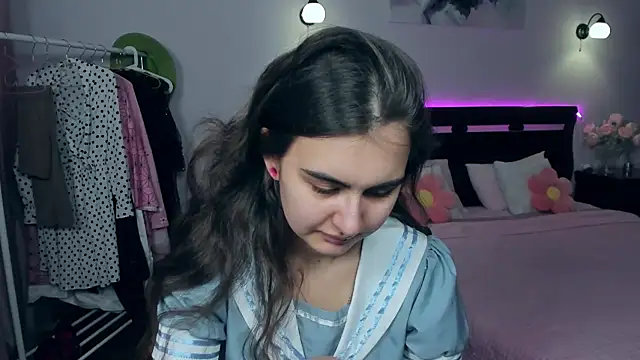 GabriellaMays online show from 5, 3, 2025