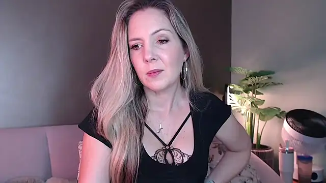 Snapshot of luscious-Lilly chatting on 26, 9, 2025 luscious-Lilly online show from 26, 9, 2025