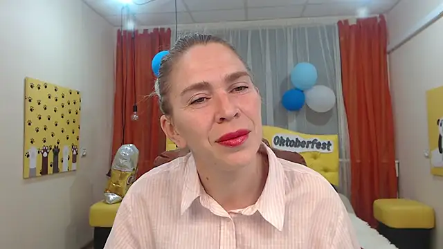 TessaDaybreak online show from 27, 9, 2025