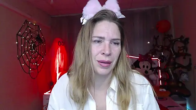 TessaDaybreak online show from 29, 10, 2025