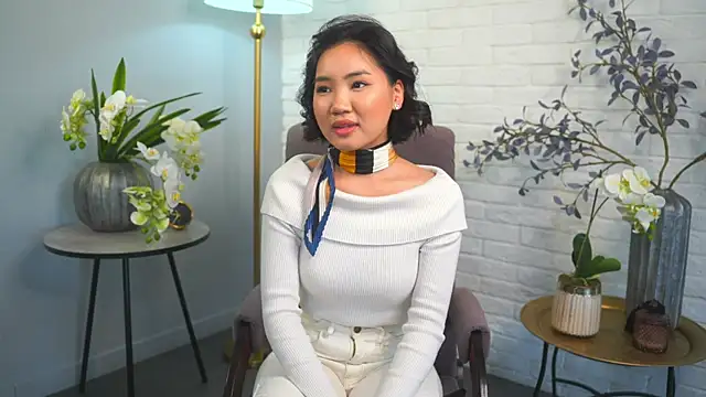 EthalHence online show from 15, 2, 2025