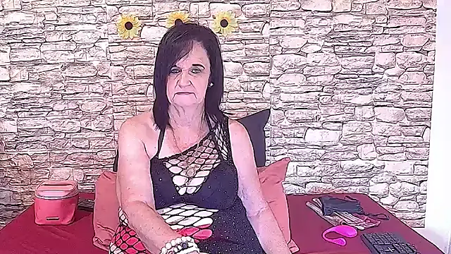 Snapshot of LuciousGrace chatting on 5, 3, 2026 LuciousGrace online show from 5, 3, 2026