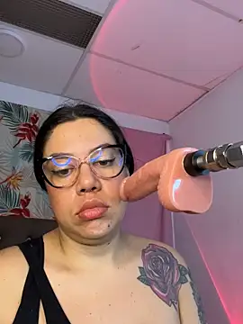 Snapshot of titqueenx chatting on 3, 3, 2025 titqueenx online show from 3, 3, 2025
