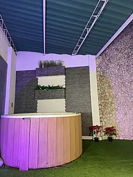 MelanieHillss online show from 14, 12, 2025