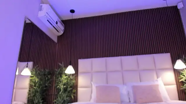 Snapshot of MelanieHillss chatting on 21, 3, 2026 MelanieHillss online show from 21, 3, 2026