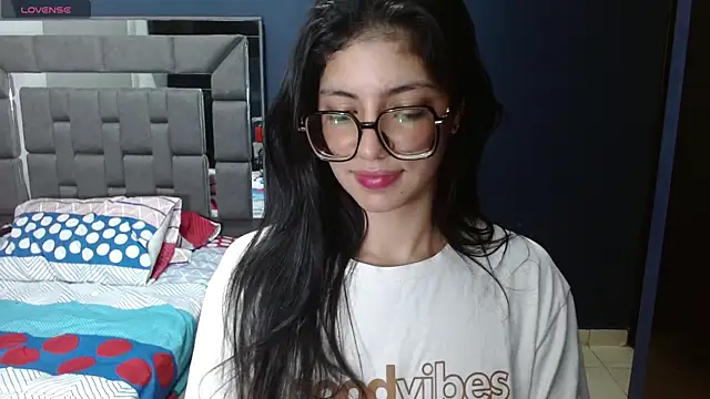 Snapshot of Violett_11 chatting on 15, 3, 2025 Violett 11 online show from 15, 3, 2025