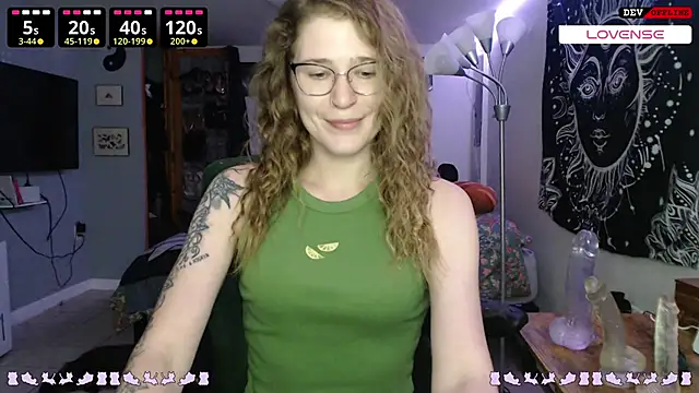 Snapshot of wetwildwhore chatting on 13, 10, 2025 wetwildwhore online show from 13, 10, 2025