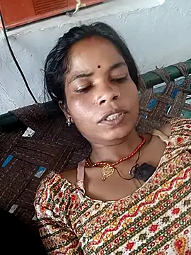 Snapshot of MEENA_ROY chatting on 15, 4, 2026 MEENA ROY online show from 15, 4, 2026