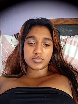 Snapshot of indianpink_lips chatting on 17, 4, 2026 indianpink lips online show from 17, 4, 2026