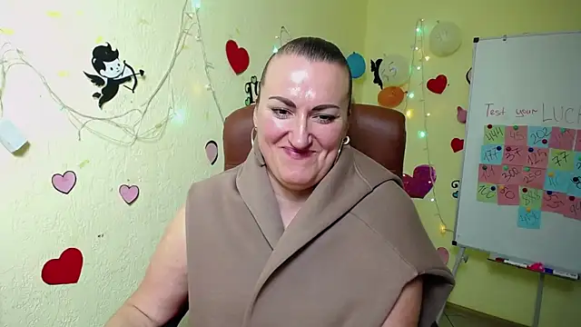 Snapshot of DianaMGG chatting on 27, 2, 2025 DianaMGG online show from 27, 2, 2025