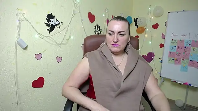 Snapshot of DianaMGG chatting on 1, 3, 2025 DianaMGG online show from 1, 3, 2025