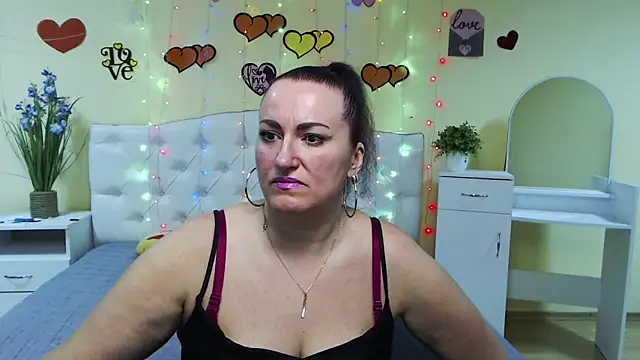 Snapshot of DianaMGG chatting on 12, 3, 2025 DianaMGG online show from 12, 3, 2025