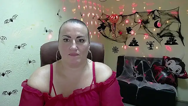Snapshot of DianaMGG chatting on 27, 10, 2025 DianaMGG online show from 27, 10, 2025