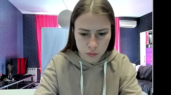 Snapshot of vikky_s1 chatting on 12, 3, 2025 vikky s1 online show from 12, 3, 2025