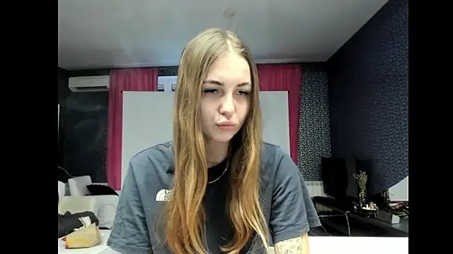 Snapshot of vikky_s1 chatting on 15, 3, 2025 vikky s1 online show from 15, 3, 2025