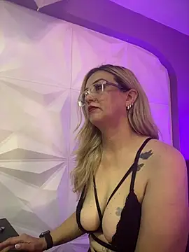 Snapshot of Azaahara_ chatting on 26, 2, 2026 Azaahara online show from 26, 2, 2026