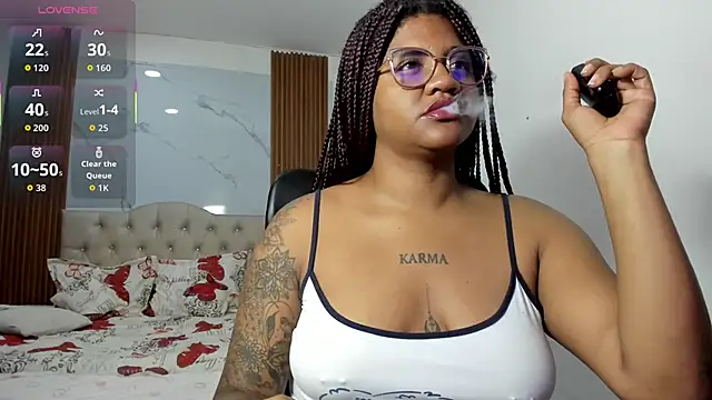 Snapshot of ZahraRose chatting on 7, 4, 2026 ZahraRose online show from 7, 4, 2026