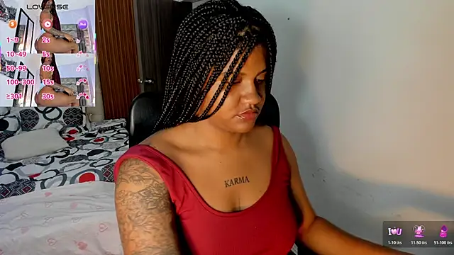 Snapshot of ZahraRose chatting on 8, 5, 2026 ZahraRose online show from 8, 5, 2026