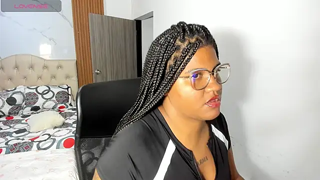 Snapshot of ZahraRose chatting on 11, 5, 2026 ZahraRose online show from 11, 5, 2026