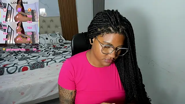 Snapshot of ZahraRose chatting on 19, 5, 2026 ZahraRose online show from 19, 5, 2026
