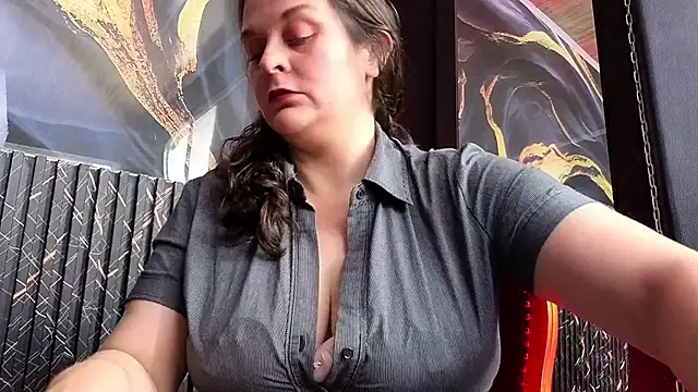 AmandaKovich online show from 11, 5, 2026
