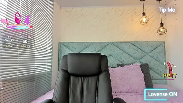 Snapshot of Katty_love01 chatting on 9, 10, 2025 Katty love01 online show from 9, 10, 2025