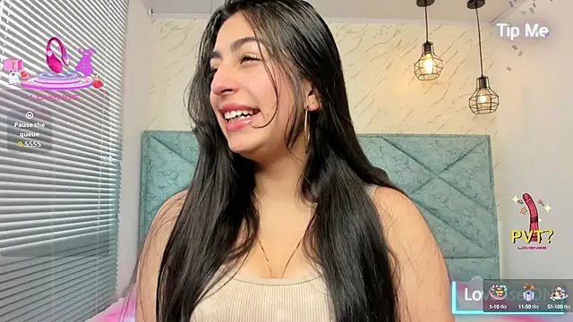 Snapshot of Katty_love01 chatting on 13, 10, 2025 Katty love01 online show from 13, 10, 2025
