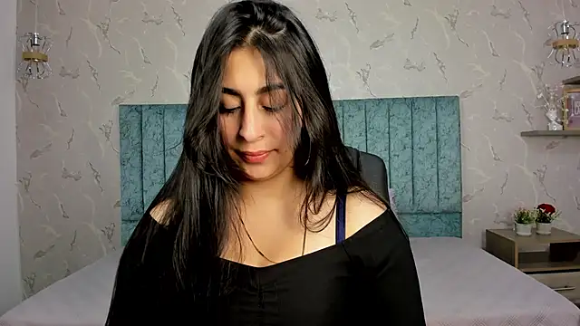 Snapshot of Katty_love01 chatting on 18, 10, 2025 Katty love01 online show from 18, 10, 2025