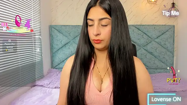 Snapshot of Katty_love01 chatting on 27, 10, 2025 Katty love01 online show from 27, 10, 2025