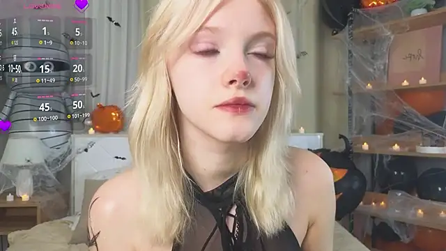 Snapshot of EdlaHewell chatting on 31, 10, 2025 EdlaHewell online show from 31, 10, 2025