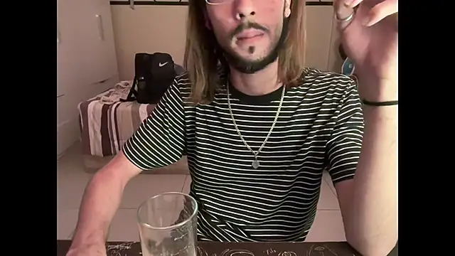 H3llB0Y6 online show from 15, 1, 2026